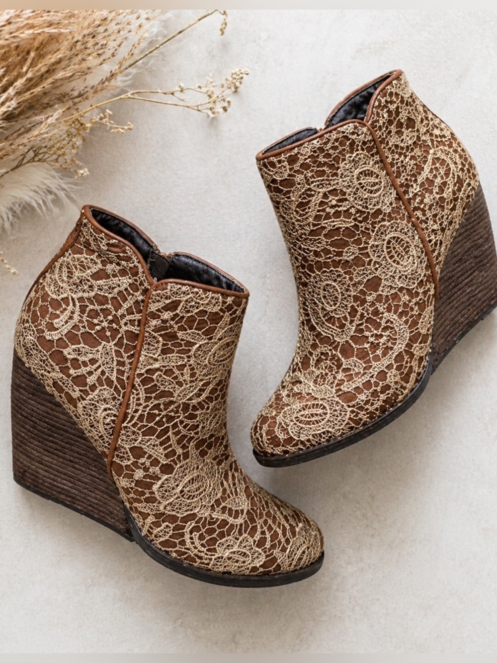 Very Volatile Lace Wedge Ankle Boots Boho Western Crochet Booties Sz 9